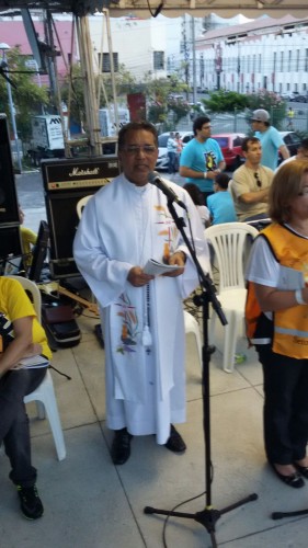 Padre Ivan é responsável pela animação da Caminhada com Maria. 