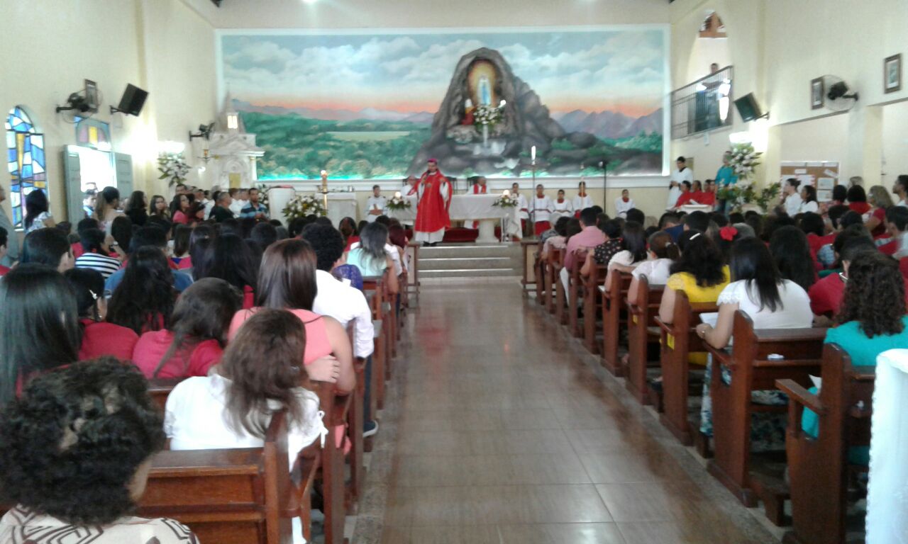 Crisma na Paróquia Nossa Senhora de Lourdes - Ellery - Arquidiocese de  Fortaleza