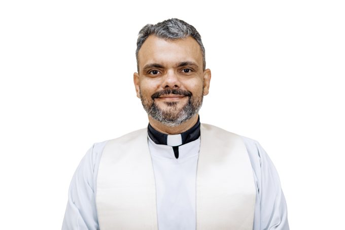 036 1 em Pe. Marlos de Oliveira Rebouças