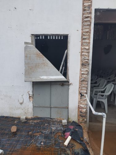 0313b3ae beea 4b71 8c72 b38313a4866f em Violência atinge capela na Barra do Ceará, mas fiéis mantêm esperança e união