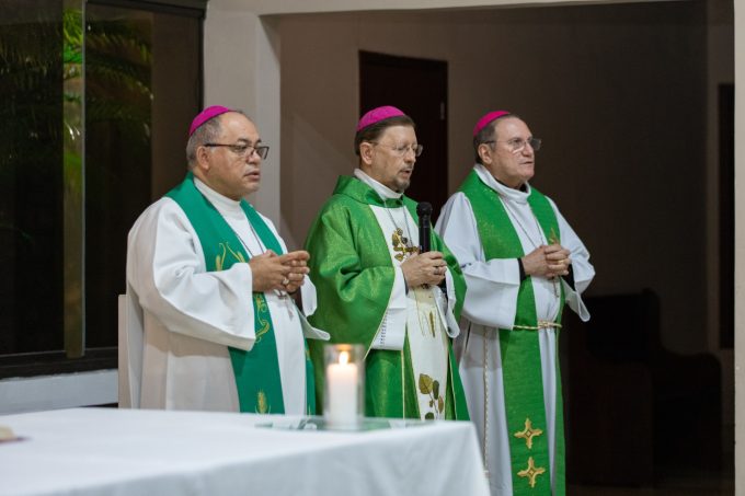 04 em Bispos do Ceará participam de reunião do Conselho Episcopal Regional em Fortaleza