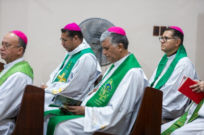 08 em Bispos do Ceará participam de reunião do Conselho Episcopal Regional em Fortaleza