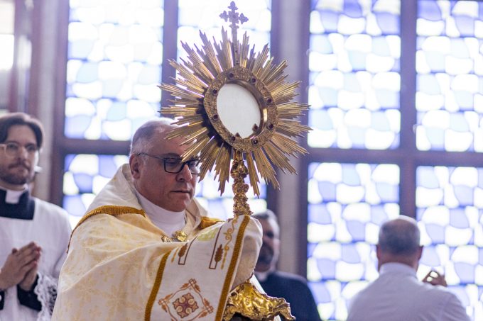 132 em Manhã de Oração pela Santificação do Clero reúne clérigos na Paróquia da Glória