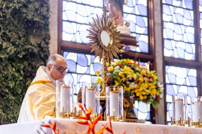 142 em Manhã de Oração pela Santificação do Clero reúne clérigos na Paróquia da Glória