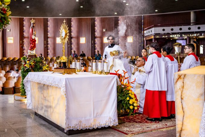206 1 em Manhã de Oração pela Santificação do Clero reúne clérigos na Paróquia da Glória