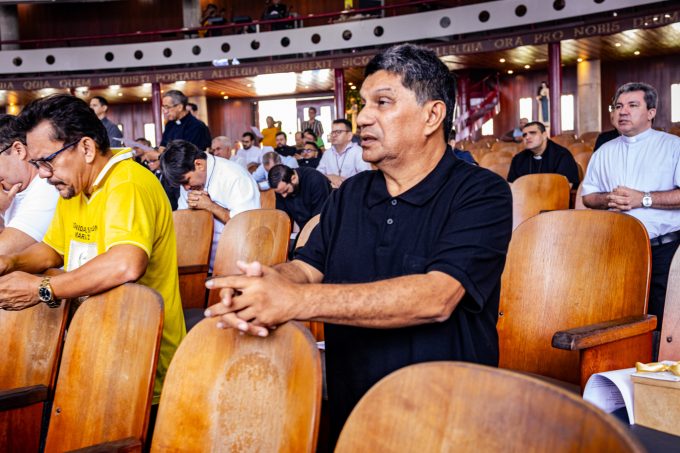 211 1 em Manhã de Oração pela Santificação do Clero reúne clérigos na Paróquia da Glória