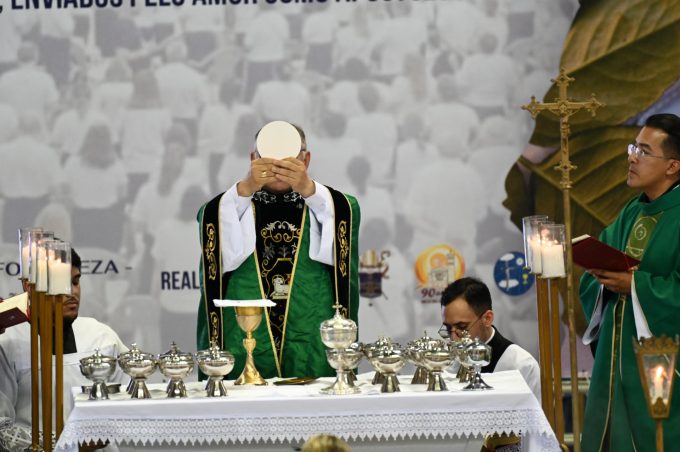 9 em I Eucaristizai MESC reúne mais de mil ministros da Região Episcopal São José