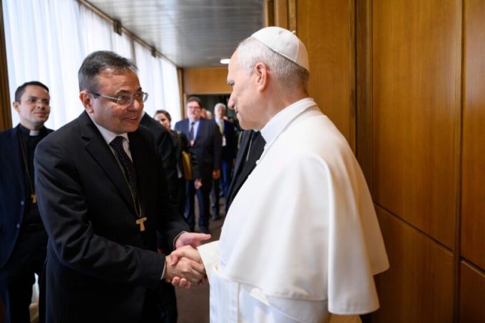 image em Moysés Azevedo é recebido pelo Papa Leão XIV em audiência privada no Vaticano nesta sexta, 19