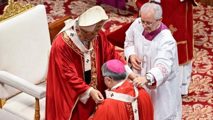 papa leao palio arcebispos e1782498579491 em Quatro arcebispos brasileiros recebem o pálio arquiepiscopal na Solenidade de São Pedro e São Paulo