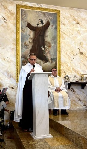11 1 em Dom Gregório Paixão, OSB, preside Missa jubilar pelos 25 anos de Vida Religiosa da Irmã Maria da Glória, OCD