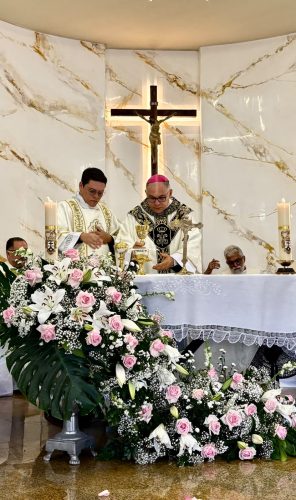 13 em Dom Gregório Paixão, OSB, preside Missa jubilar pelos 25 anos de Vida Religiosa da Irmã Maria da Glória, OCD
