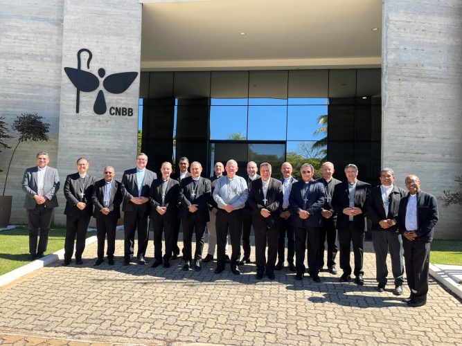 d1242fa3 7df0 40b6 b8c8 401aa080c174 em Dom Jânison e Dom Antonio Carlos participam de encontro da CNBB voltado aos bispos de recente eleição
